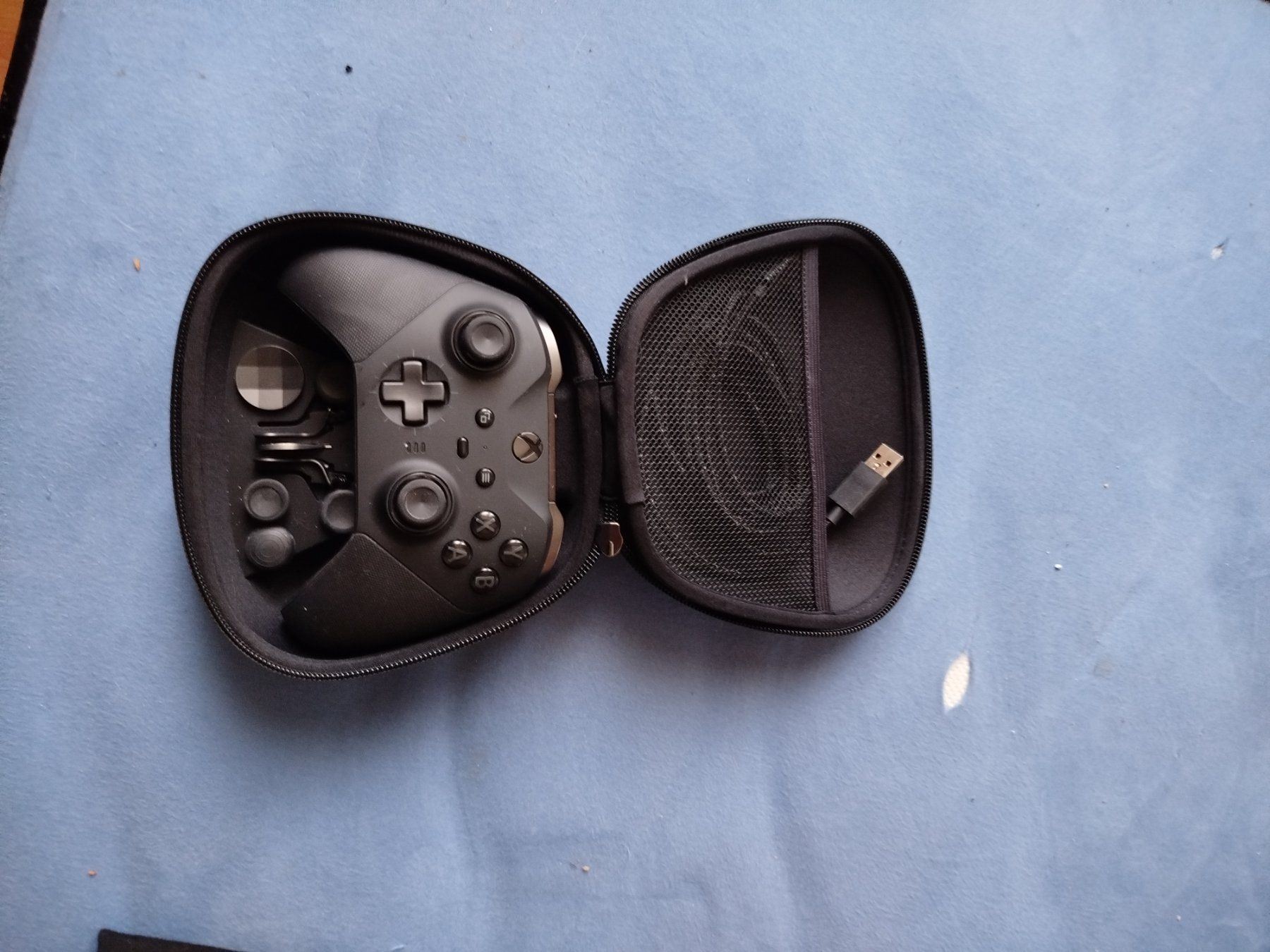 Microsoft Console: Xbox Series x mit Elite Controller series 2 – Usato da Wasen im Emmental venduto da lau_ydx5 6