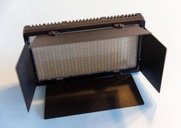 LED Videoleuchte, zweifarbig, dimmbar, Netz- und Akkubetrieb