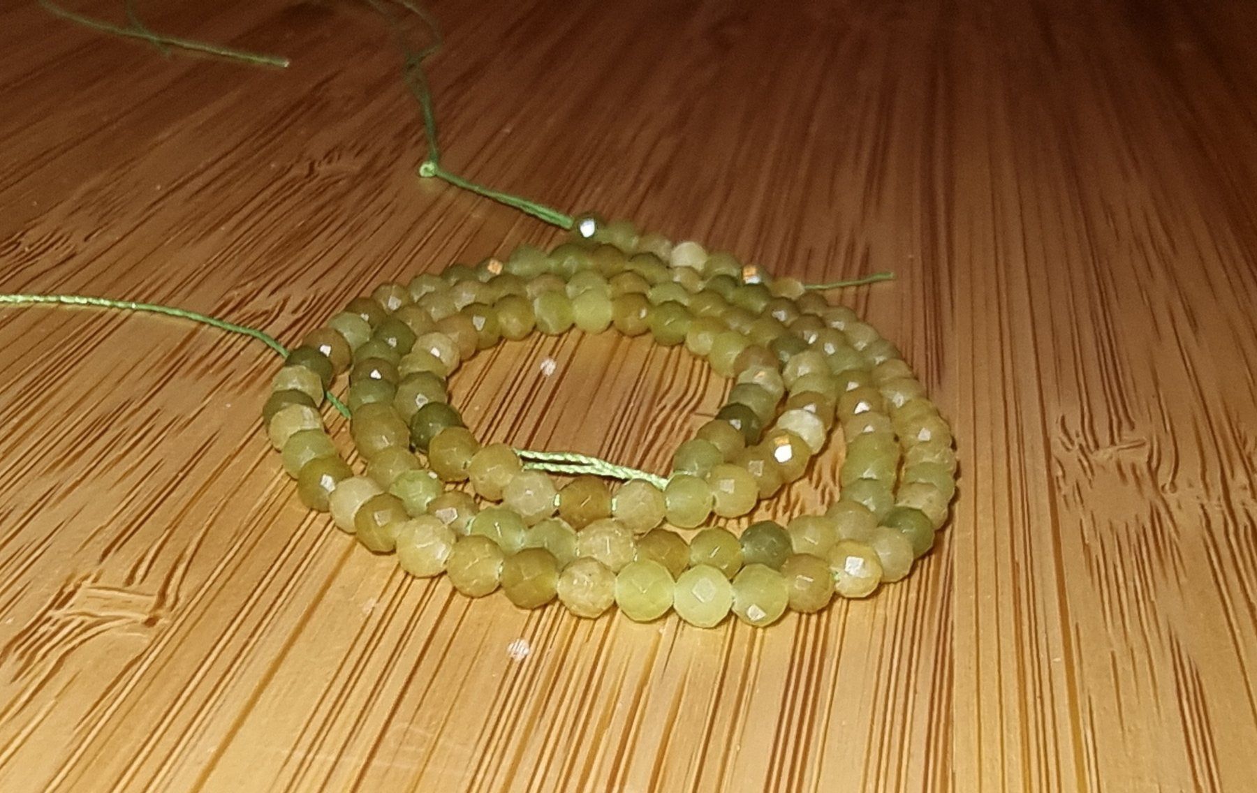 Edelsteine: Jade- Blumen grün 3mm. facettiert Strang – Neu und originalverpackt aus Menziken von Mirager 1