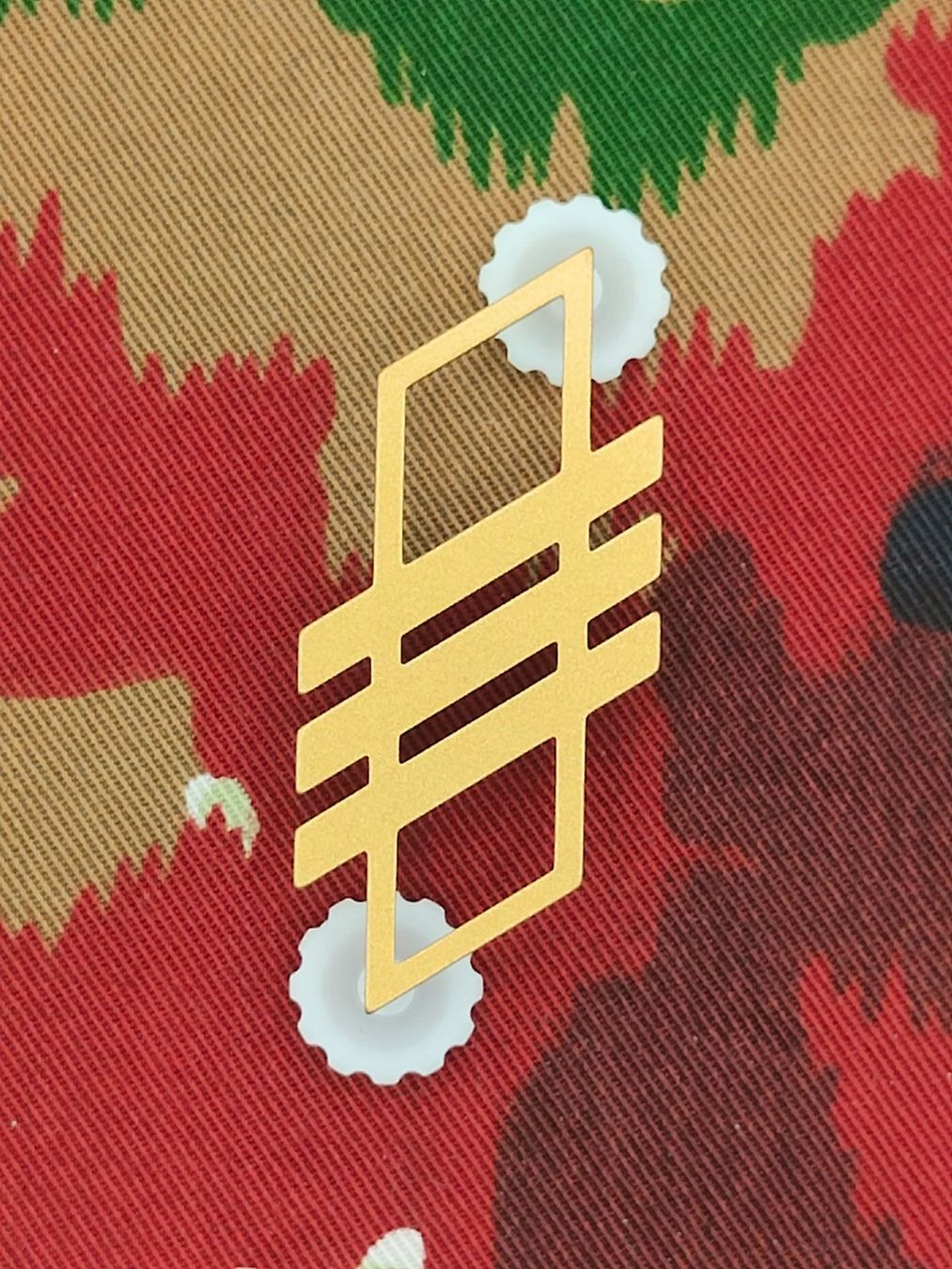 Schweizer Armee Uniformi: Gradabzeichen Hauptmann Ord. 1990, Variante 1 – Usato da Bauma venduto da SwissMilitaria
