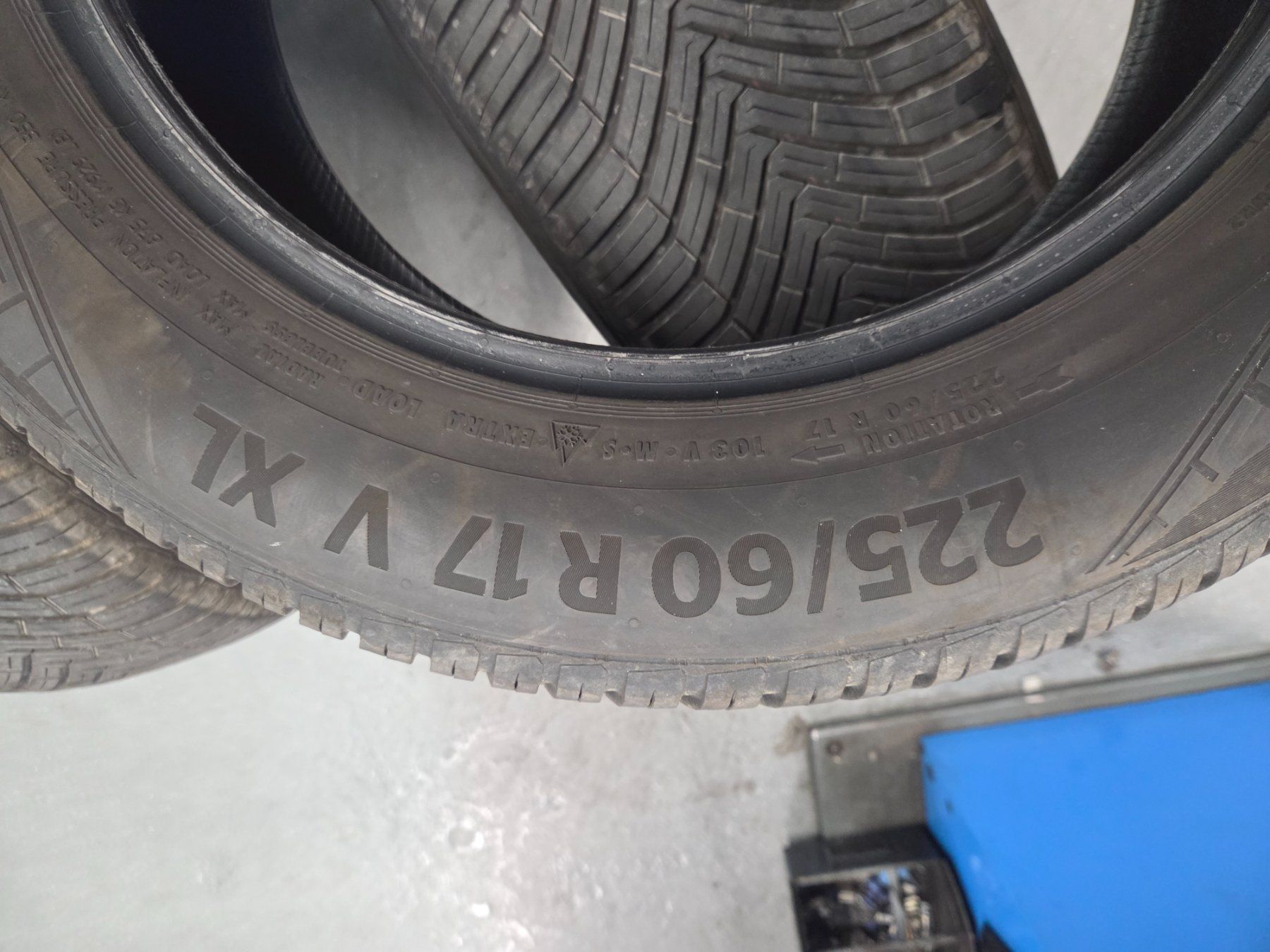 Pneumatici & Ruote complete: 225 / 60 R 17  V  XL  CONTINENTAL – Usato da Fischbach-Göslikon venduto da Emanuel.Bardhi 3