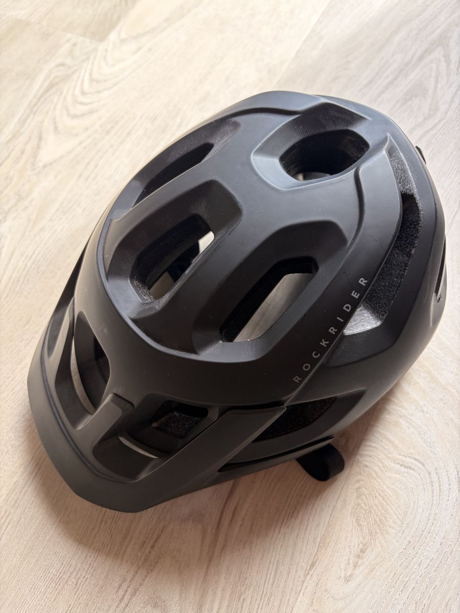 Decathlon Caschi: Rockrider MTB Velo Helm – Usato da Utzigen venduto da fru_6zq6