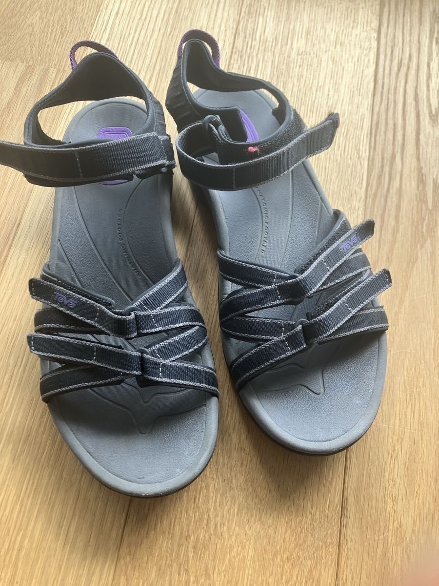 Teva Damenschuhe: Teva Sandale Damen Gr.42 – Gebraucht aus Wangen b. Olten von nad_gg7s