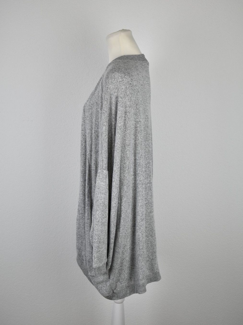 H&M Jacken: H&M Strickjacke Gr.XL 79% Viskose – Neu (gemäss Beschreibung) aus Nürensdorf von 2ND_STORY 1