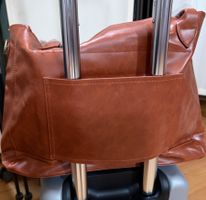 Praktische Reise oder Einkaufs-Tasche aus veganem Leder