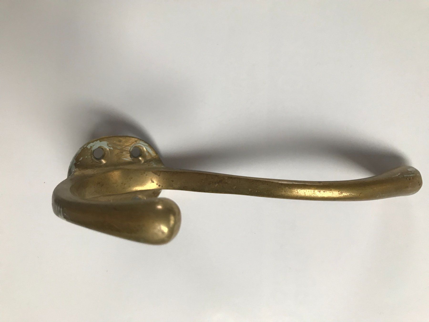 Eisenwaren: 4 Kleider Haken messing (alt) – Gebraucht aus Wichtrach von pyenest 4