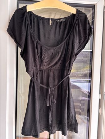 Schwarze Umstandsbluse, leicht und angenehm
