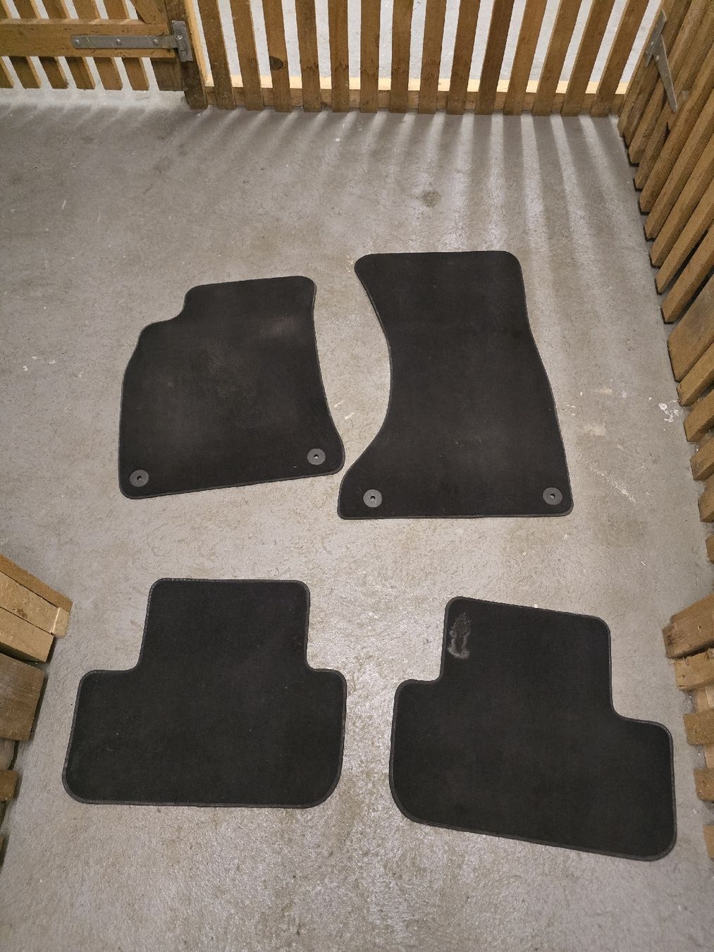 Audi Tappeti & Tappetini: Tapis Audi A4 2012 – Usato da Biel/Bienne venduto da Mobile-Smart