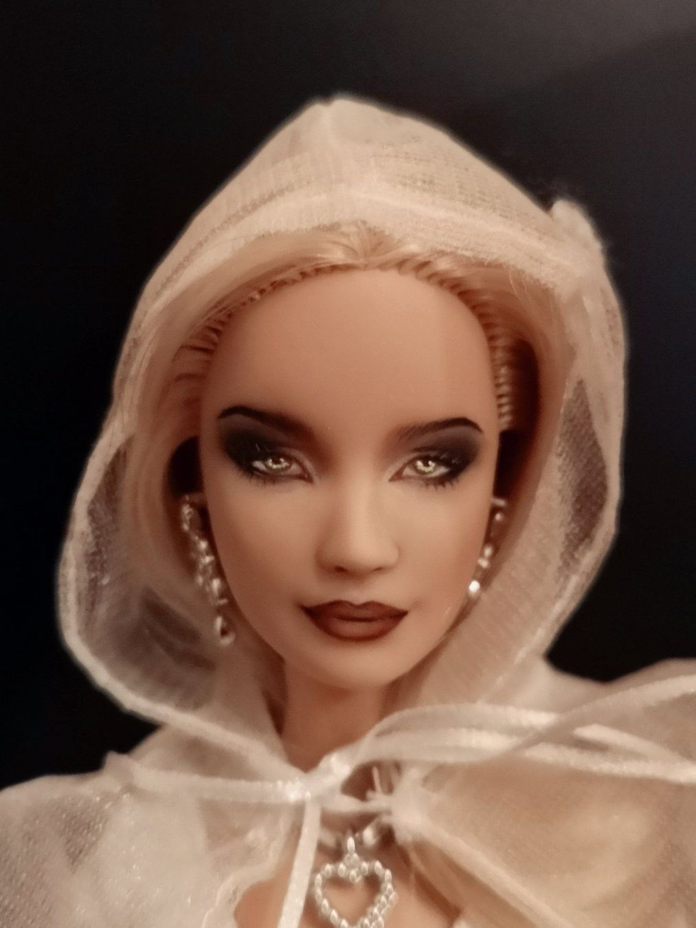 Bambole: Repaint Barbie "einzigartig" – Nuovo (secondo la descrizione) da Niederbipp venduto da kevintifu20 1