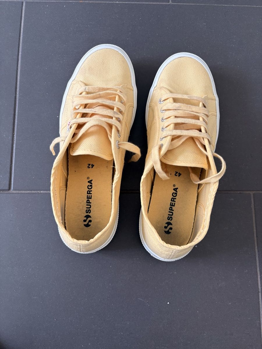Superga Scarpe da uomo: Superga Schuhe – Usato da Bern venduto da and_767w