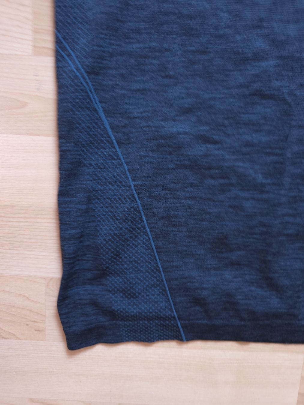 H&M T-shirt: Sport T-shirt Gr M – Usato da Interlaken venduto da NataliiaS 2