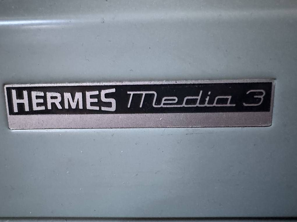 Machines à écrire: Machine à écrire Hermes 3000 – D'occasion à Le Châble VS par mtp_6k9b 1