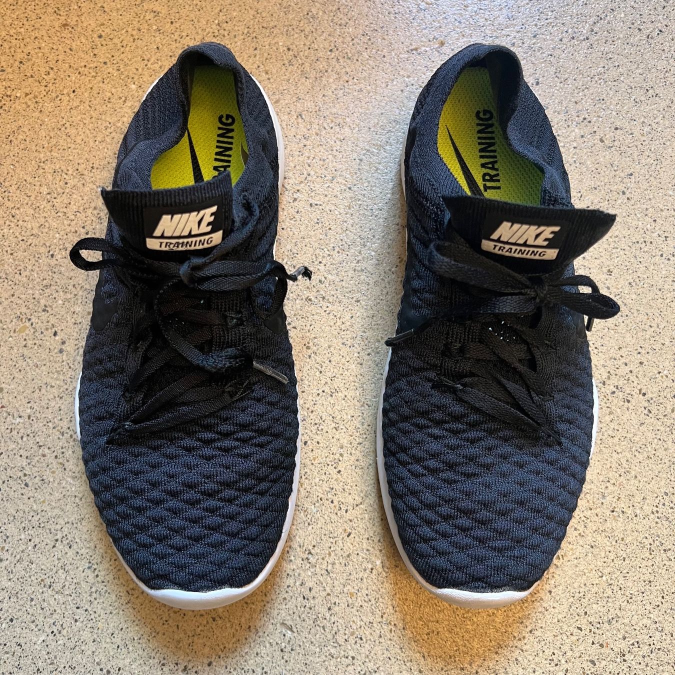 Nike Damenschuhe: NIKE Free Sneakers 🖤 – Gebraucht aus Zürich von ClosetQueen 2