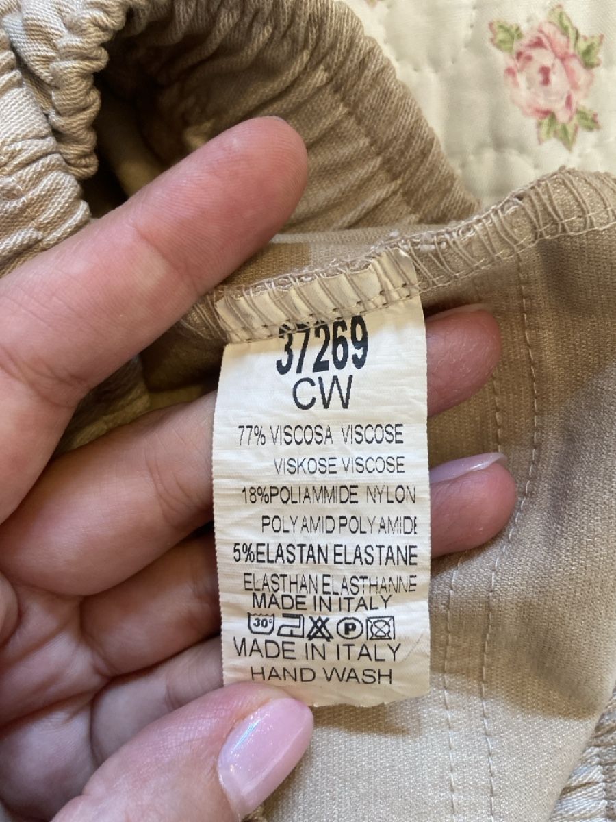 Pantaloni: Pantalon beige taille unique bon état – Usato da Bouveret venduto da lescopinesdabords 1