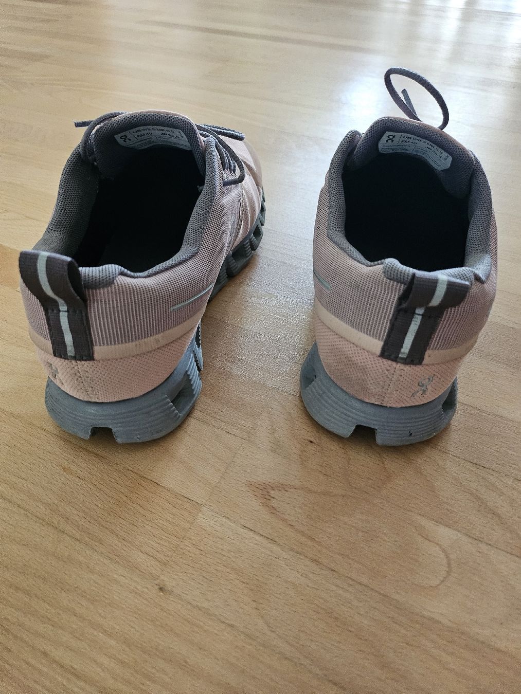 Scarpe da uomo: On Wasserdichte Schuhe Cloud 5, No.40 – Usato da Zürich venduto da Anthippi 3