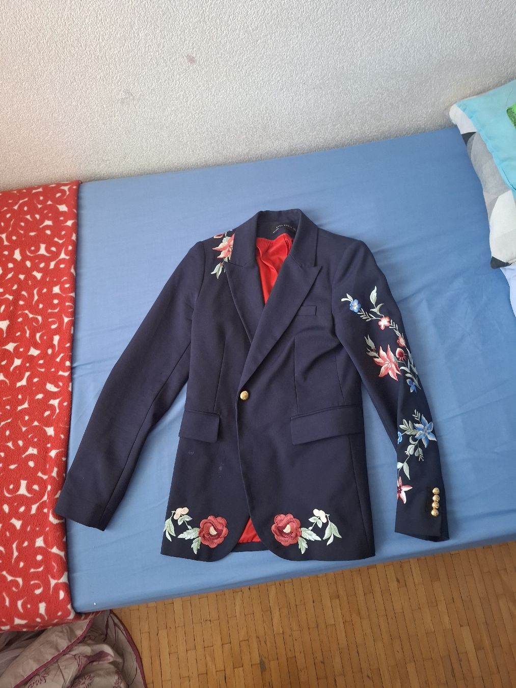 Zara Vestes: Blaze – D'occasion à Bulle par emm_kd8w