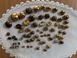 Lot vintage Metallknöpfe goldfarbig versch. Arten + Grössen