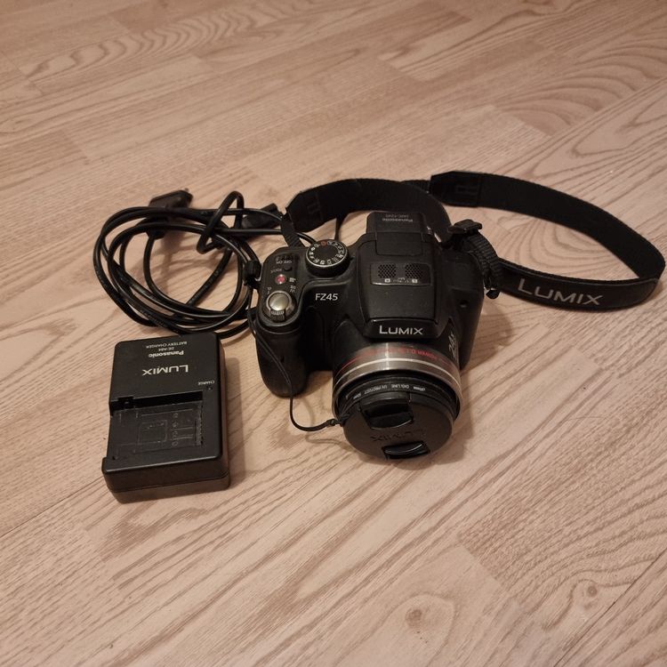 Kamera Lumix fz45 mit Akku und Ladegerät | Kaufen auf Ricardo