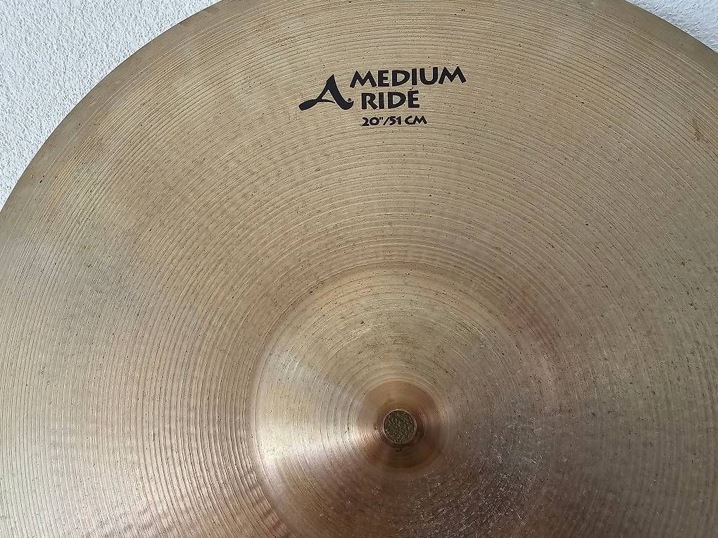 Zildjian Instruments de musique: Zildjian A Medium Ride 20" – D'occasion à Schaffhausen par wch24 1