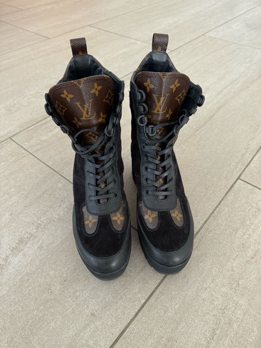 Louis Vuitton Scarpe da donna: Louis Vuitton Laureate Desertboot – Nuovo (secondo la descrizione) da Bronschhofen venduto da van_vkq5