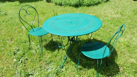 Vintage Gartentisch mit 2 Stühlen, Metall, schönes Set!