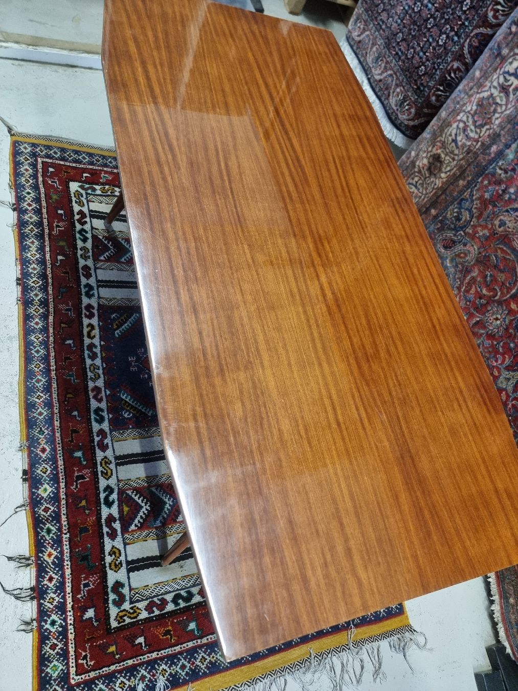 Tische: Couchtisch Holz Mitte 20 Jh. – Gebraucht aus Olten von Mezopotamya 2