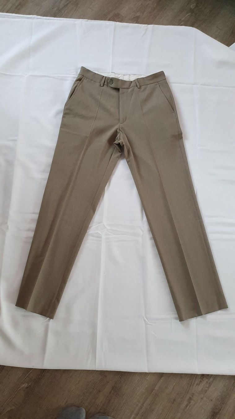 Zara Hosen: Bügelfalten Hose in beige – Gebraucht aus Niederbuchsiten von klengyel 1