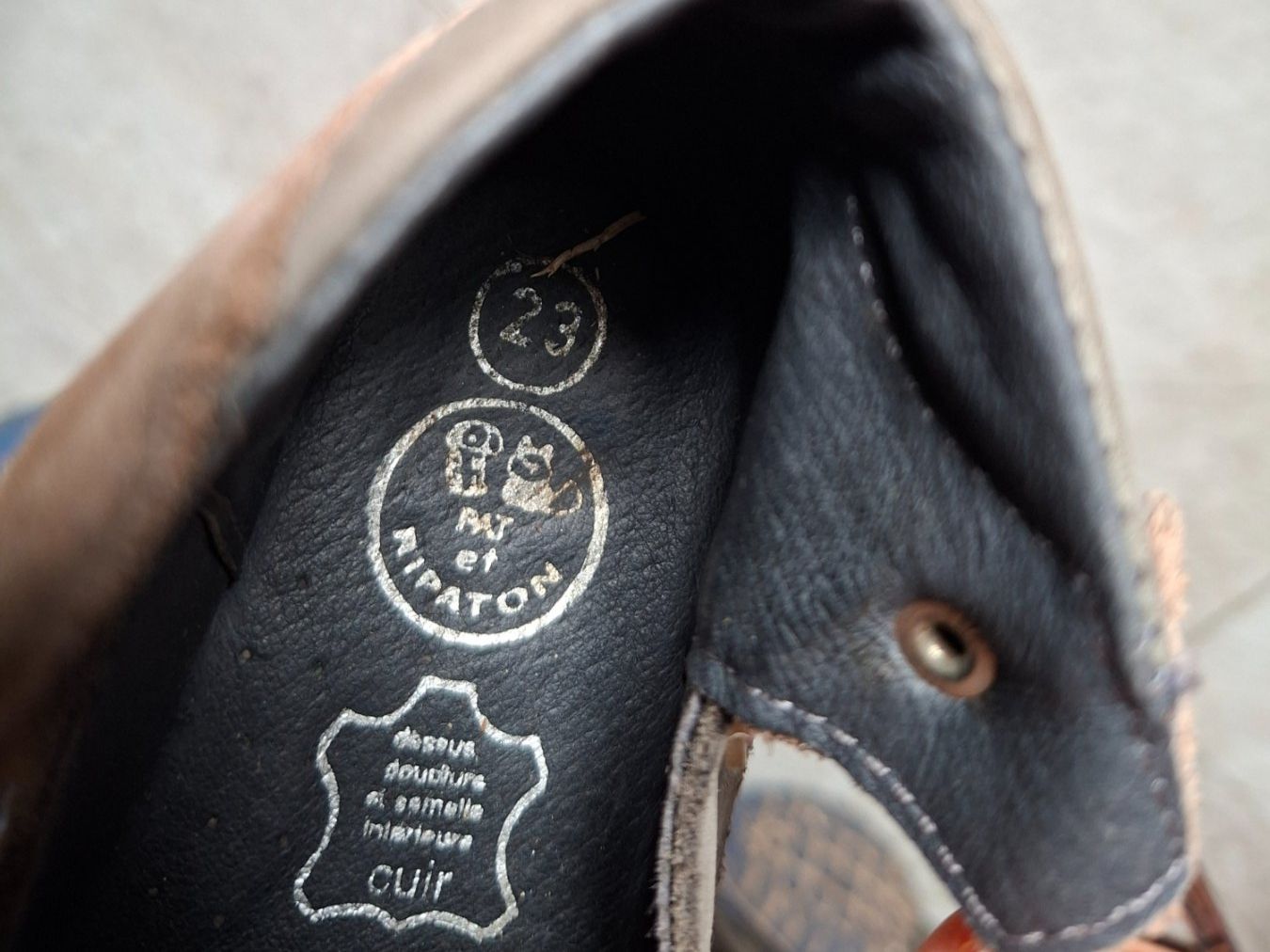 Chaussures filles: Chaussures taille 23 – D'occasion à Montmollin par islachat 1