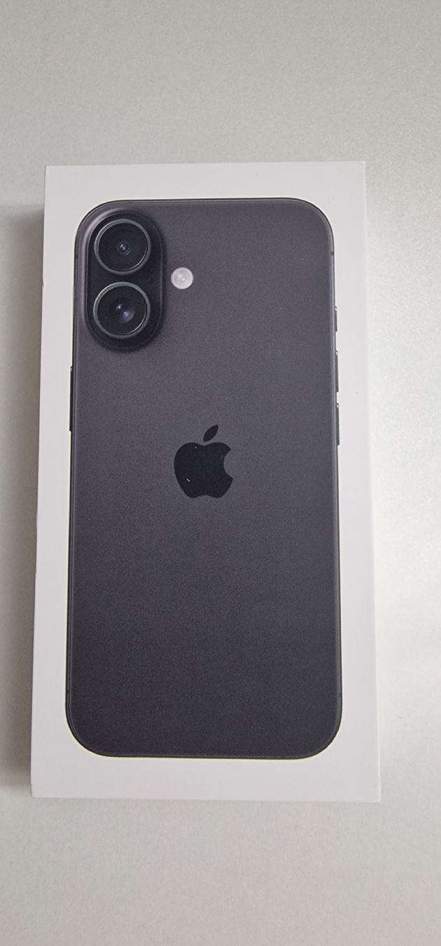 Apple Telefoni cellulari / Smartphones: iPhone 16, 128GB, schwarz, neu & ungeöffnet  – Nuovo e nell'imballaggio originale da Zollikofen venduto da tiga257