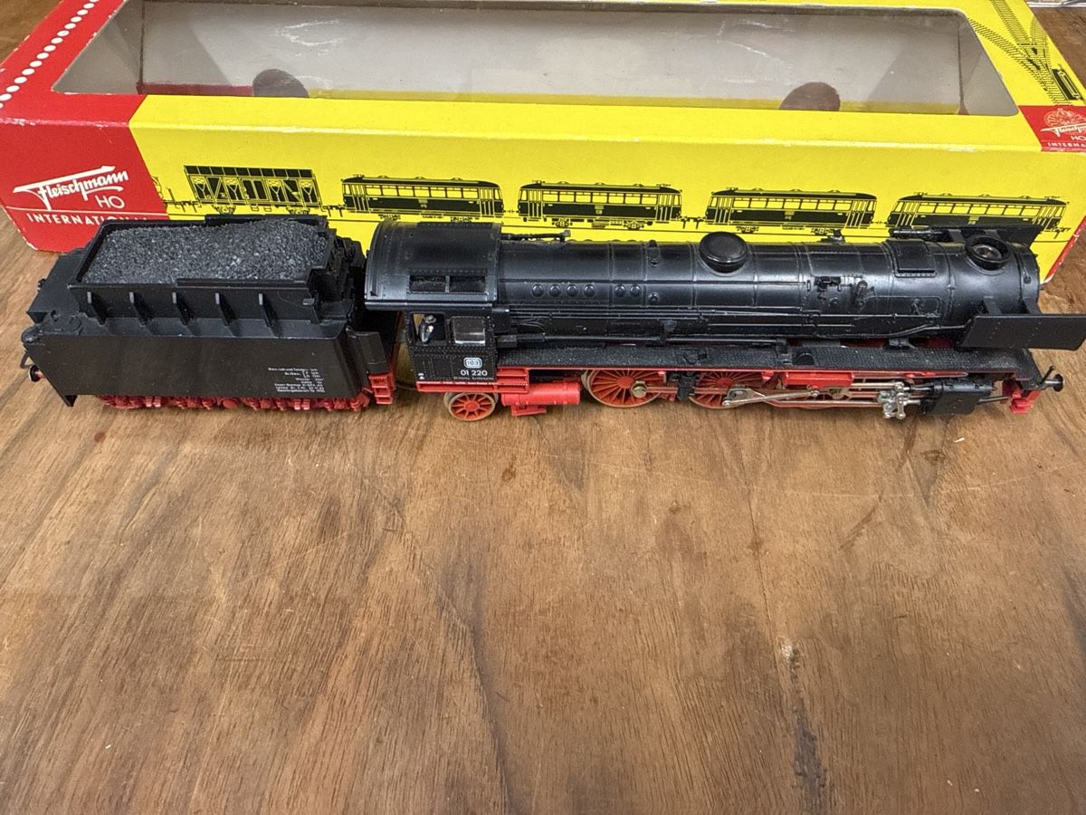 Fleischmann Trains électriques: Fleischmann Dampflok BR 01 220 H0 – D'occasion à Berikon par TopLok 3