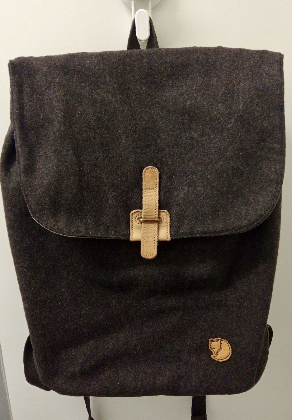 Fjällräven Zaini: Fjällräven Rucksack Filz Grau – Usato da Allschwil venduto da Evgeniia78