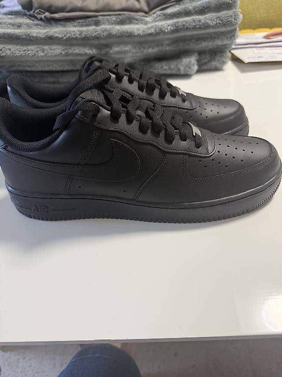 Scarpe da uomo: Nike Air Force 1 Schwarz Grösse 45.5, neu – Usato da Sirnach venduto da ped_8pnf 4