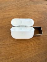 APPLE AirPods Pro 2 Charging Case
