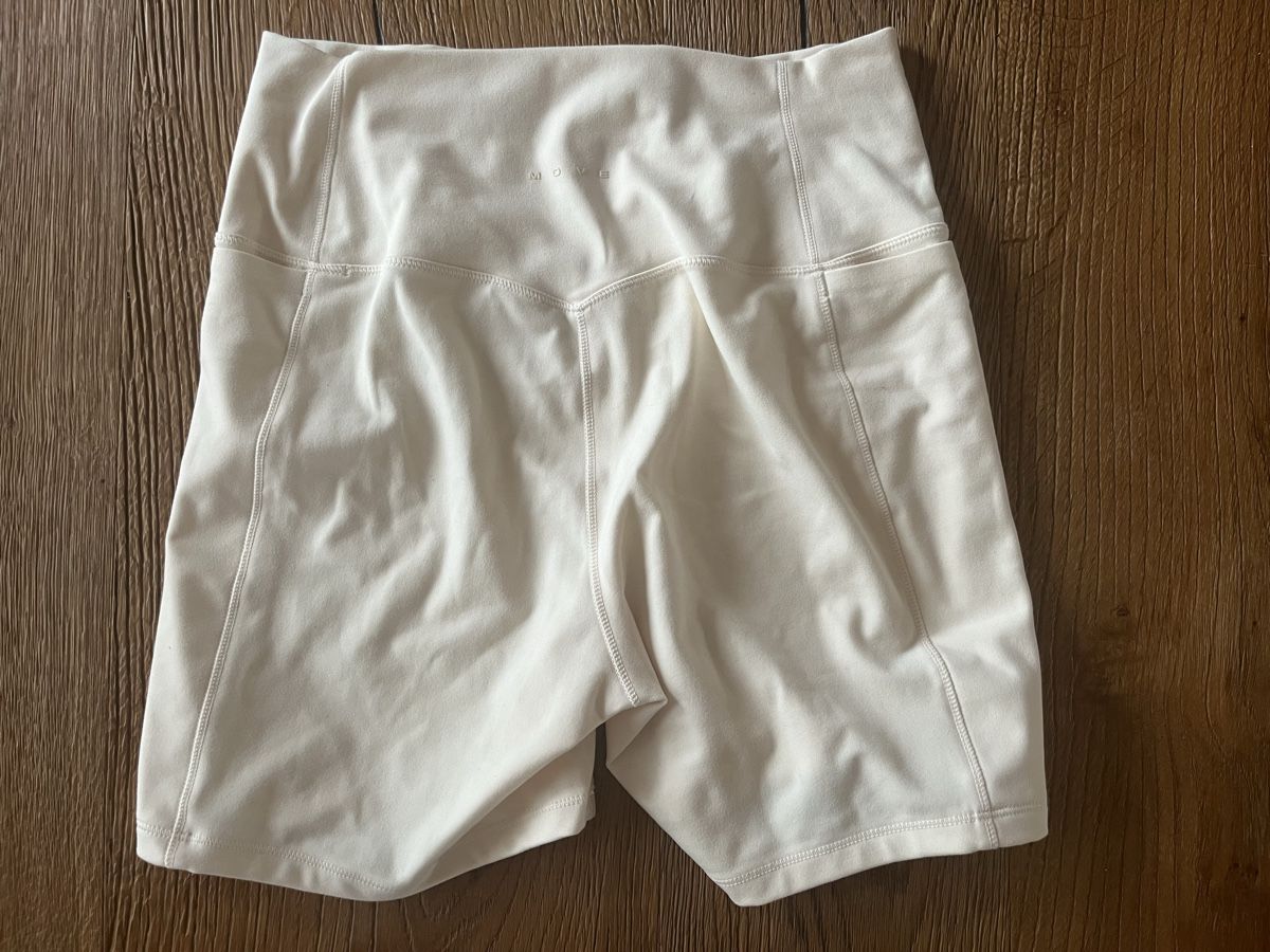 H&M Lots de vêtements: H&M Sportset hellgelb – D'occasion à Baar par vanessaa_ 2