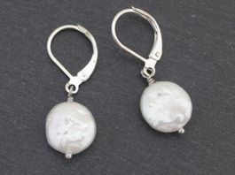 Flache Disc Perlen Ohrhänger / Ohrringe versilbert Neu
