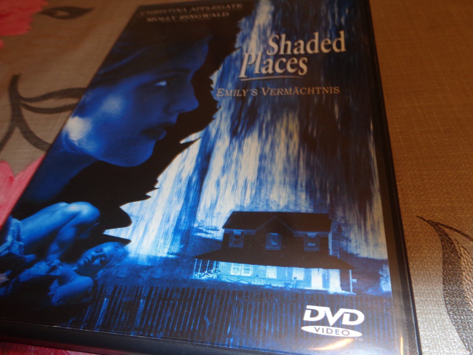 Tutti i DVDs: Shaded Places DVD – Usato da Olten venduto da Disc-Verkauf