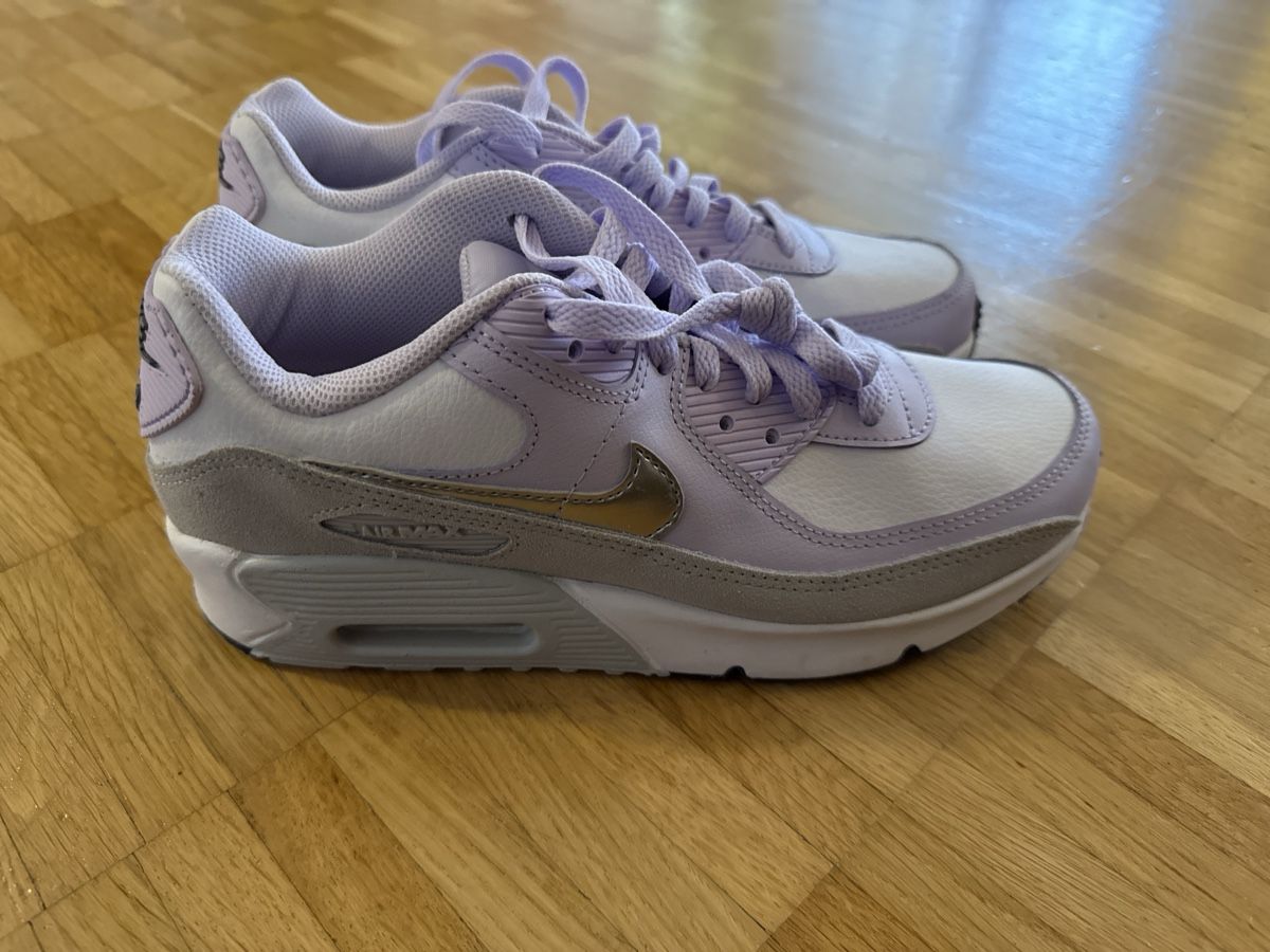 Nike Scarpe per ragazze: Nike Air Max 90 neu original  – Nuovo (secondo la descrizione) da Sisseln AG venduto da Gommibaerli87 1