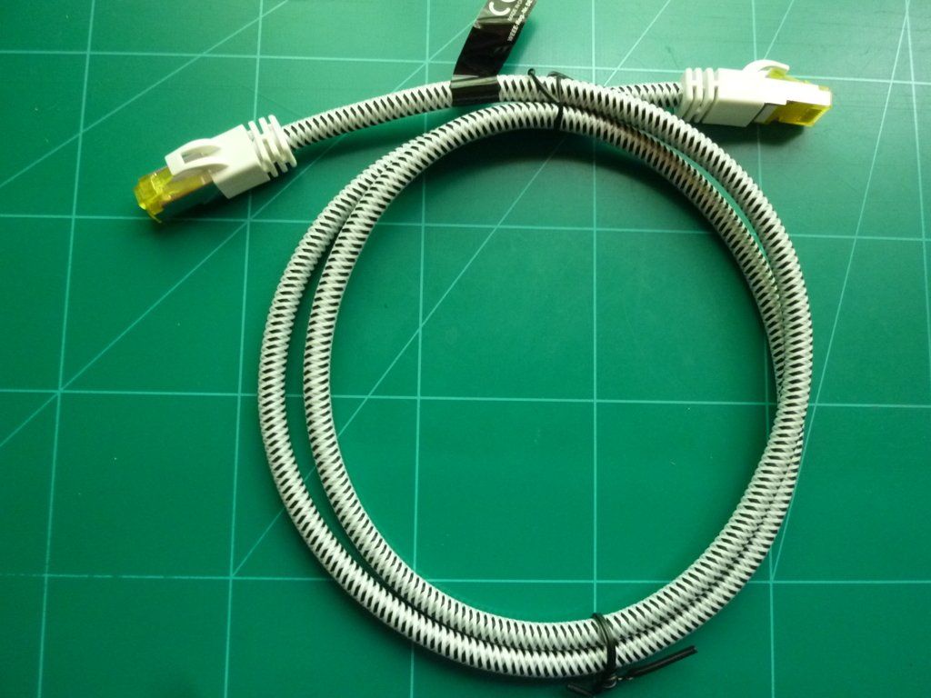 Cavi: Premium Netzwerkkabel 2.0m Neu! – Nuovo e nell'imballaggio originale da Aeschi SO venduto da Habeas