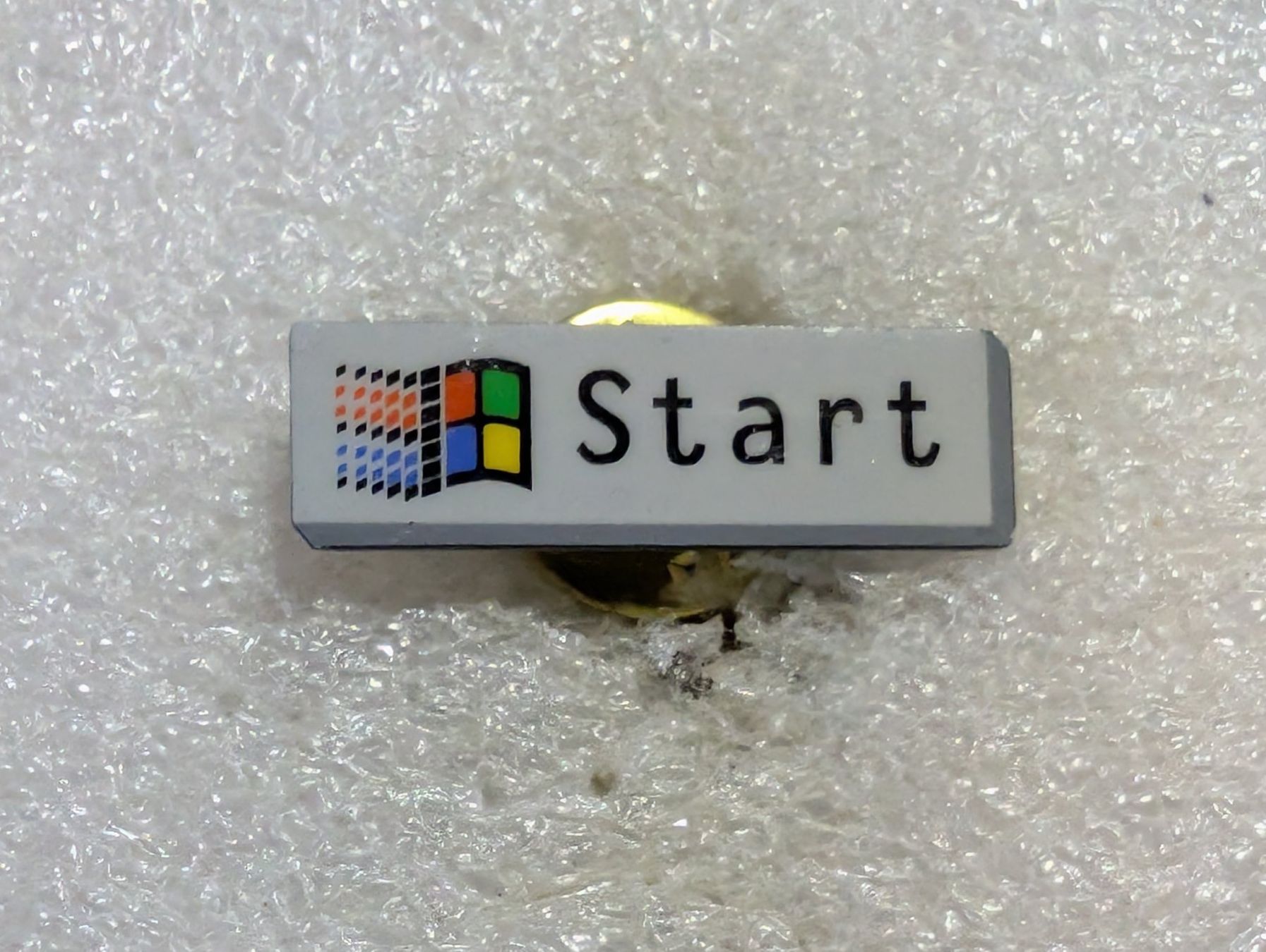Plaketten & Abzeichen: Ansteckpin 131: Windows Start – Gebraucht aus Oppligen von Pin-Fall-Shop