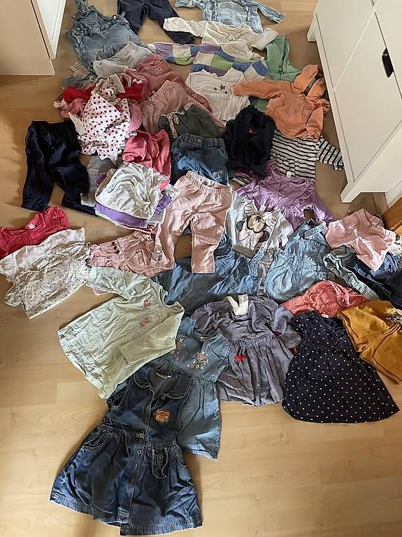 Kleiderpakete & -sets: Grosses Kleiderpaket Grösse 86 – Gebraucht aus Murten von ka_koen
