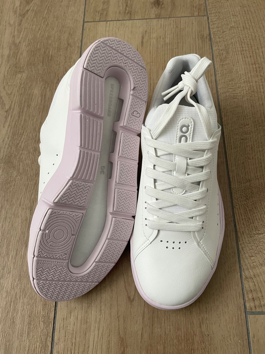 On Scarpe da donna: On The Roger Advantage Turnschuhe Gr. 38 NEU – Nuovo e nell'imballaggio originale da Waltenschwil venduto da hansnine 4