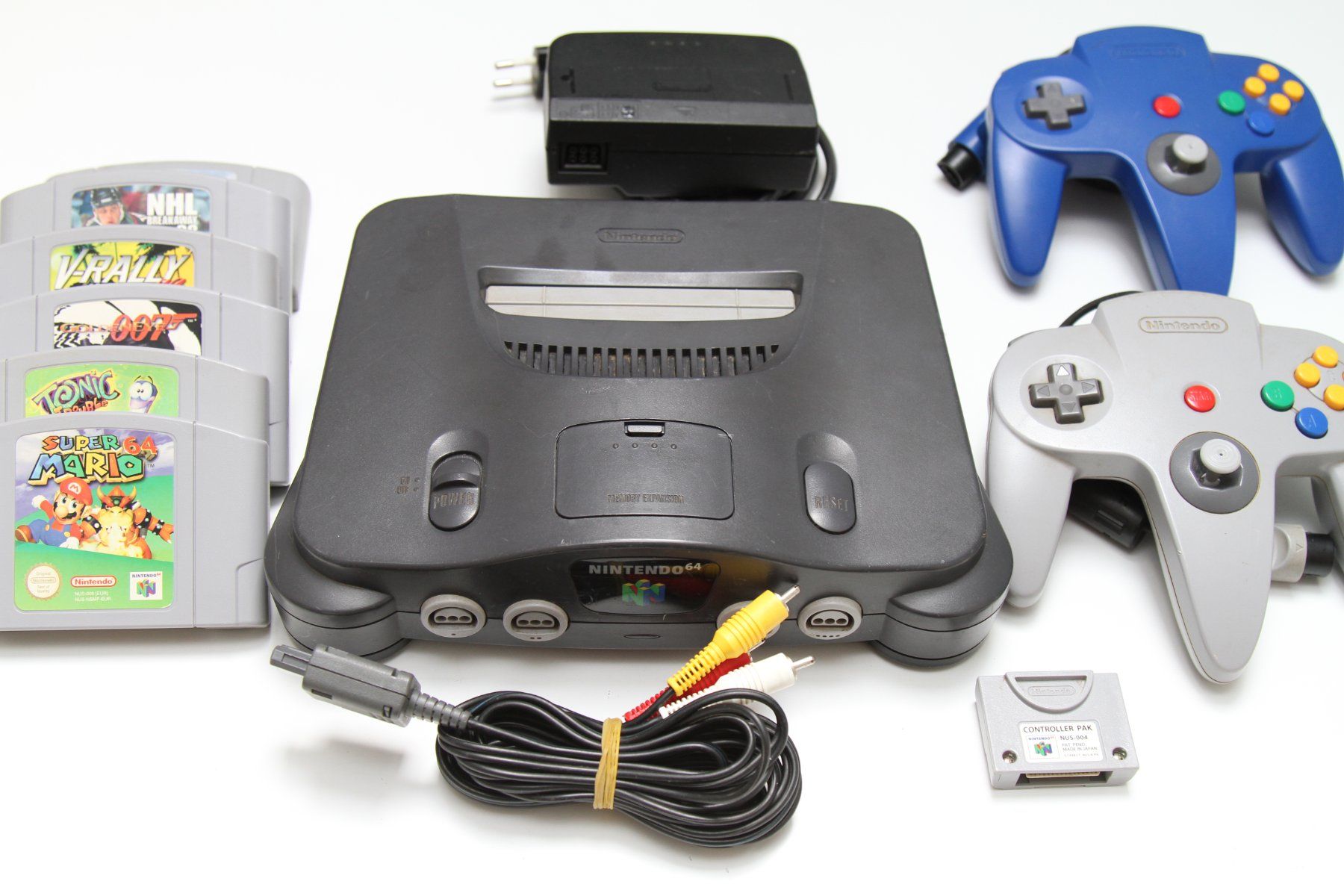 Nintendo Konsolen: N64 Konsole mit Spielen – Gebraucht aus Basel von camelot99