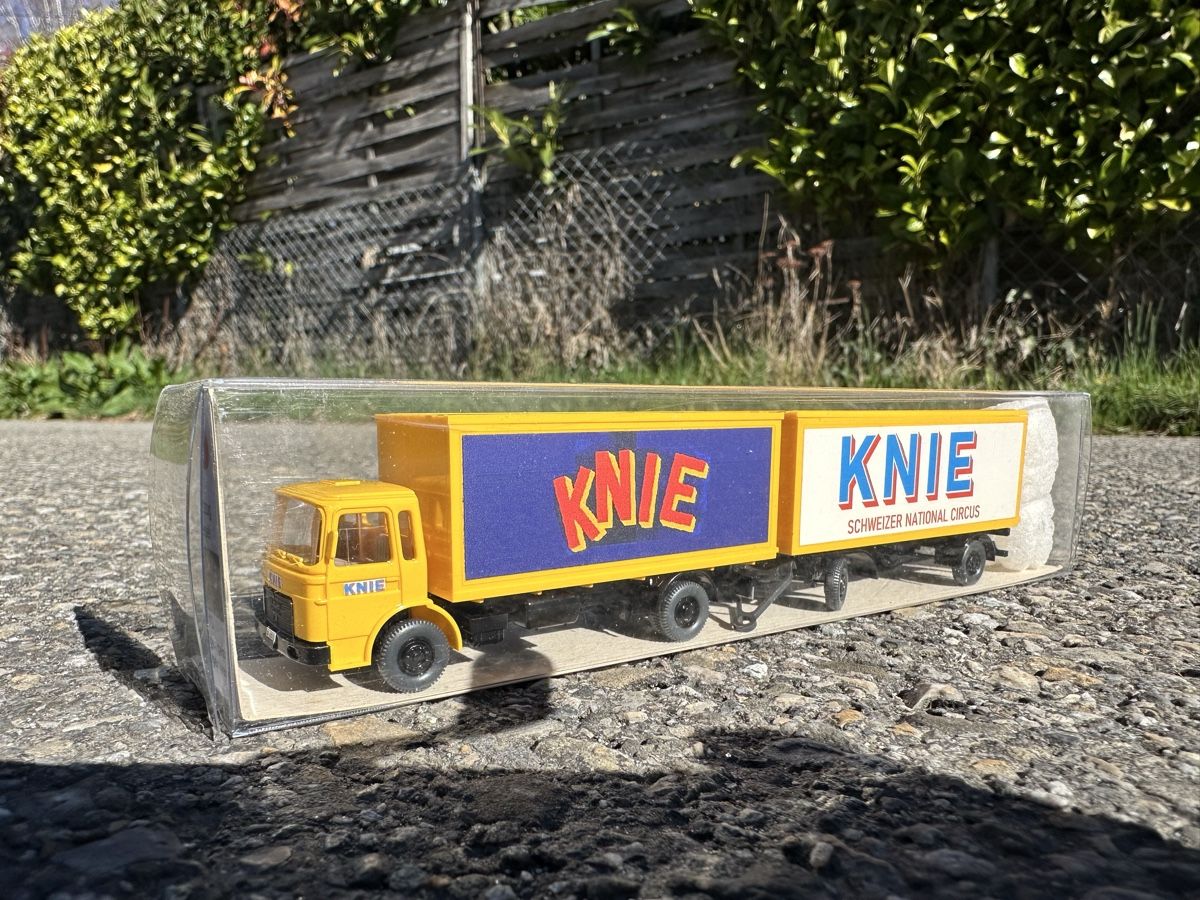 Kit di modellismo & Modellini statici: Set camions cirque Knie – Nuovo e nell'imballaggio originale da Coppet venduto da kenworth111 4
