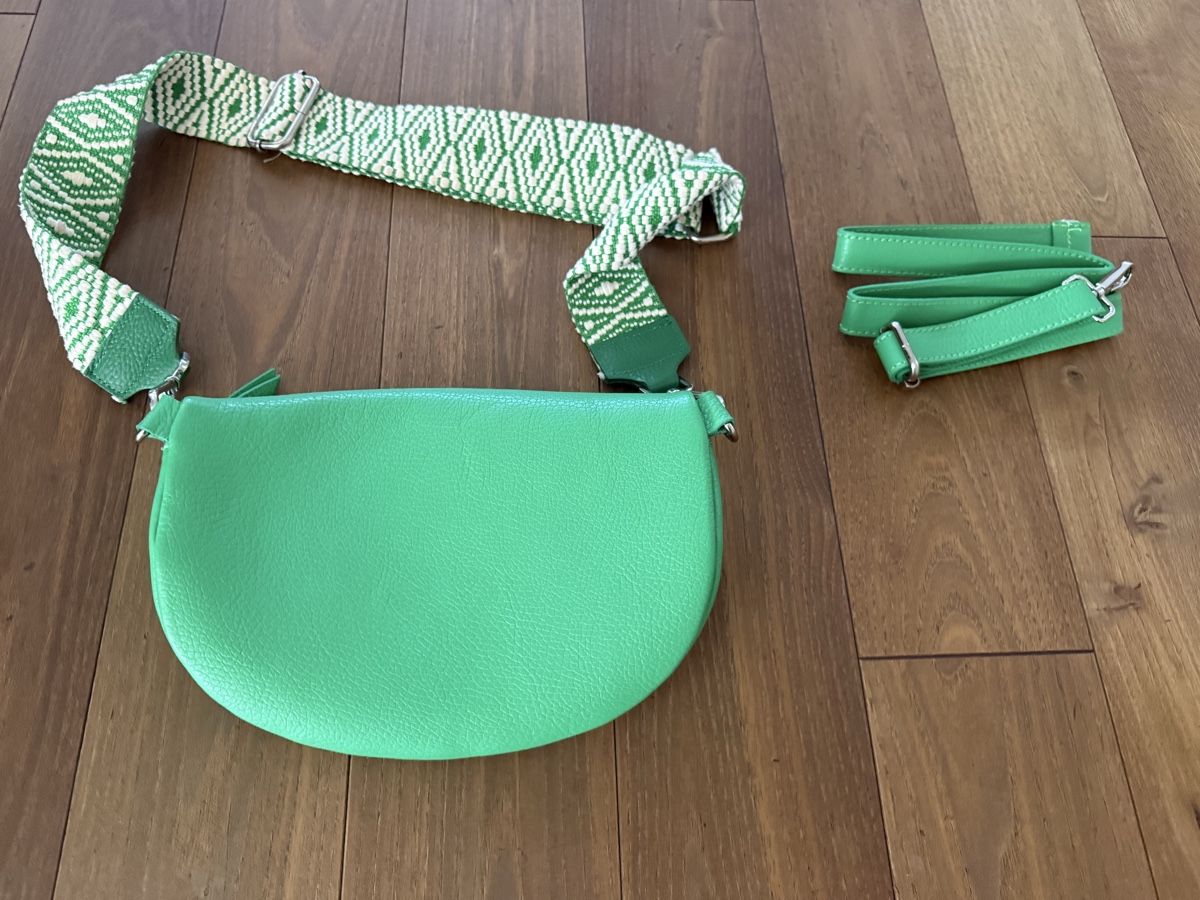 Borse da donna: Bauchtasche Leder grün – Usato da Uetikon am See venduto da egonli 1