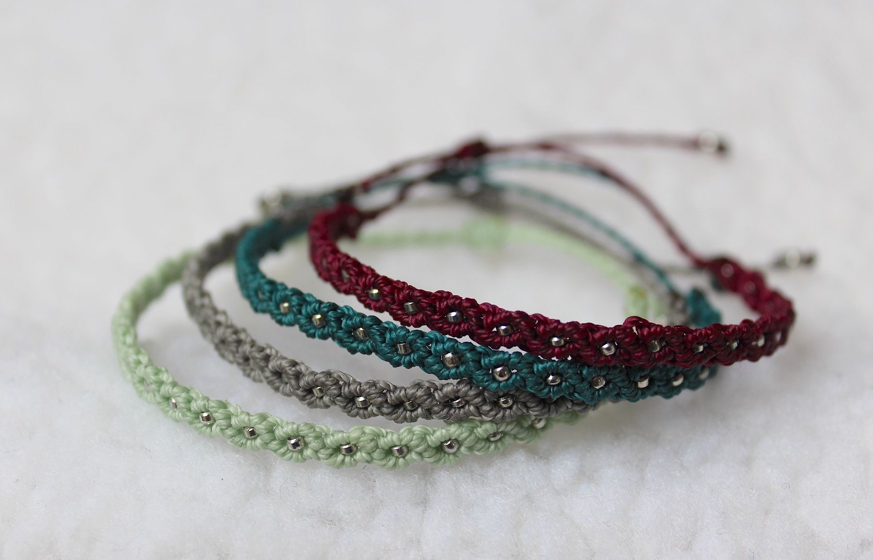 Bracciali & Braccialetti: cohortis - Makramee Armband - Personalisierbar – Nuovo (secondo la descrizione) da Heerbrugg venduto da R.St27 2