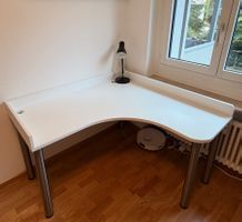 Weisser Eckschreibtisch