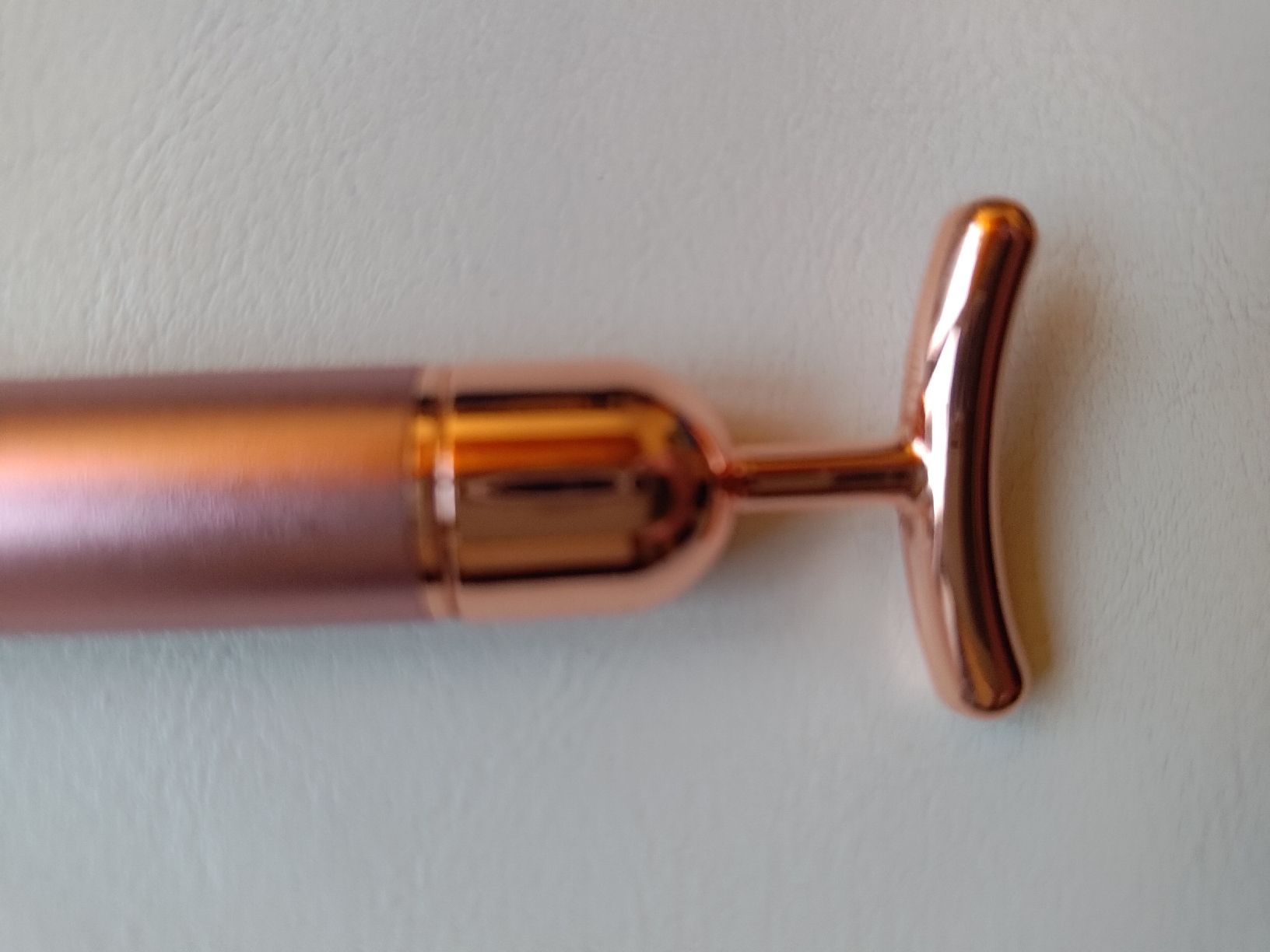Dispositivi per massaggi: Gesicht und Hals Massage Vibrator elektrisch – Nuovo e nell'imballaggio originale da Illnau venduto da mimi0303 3