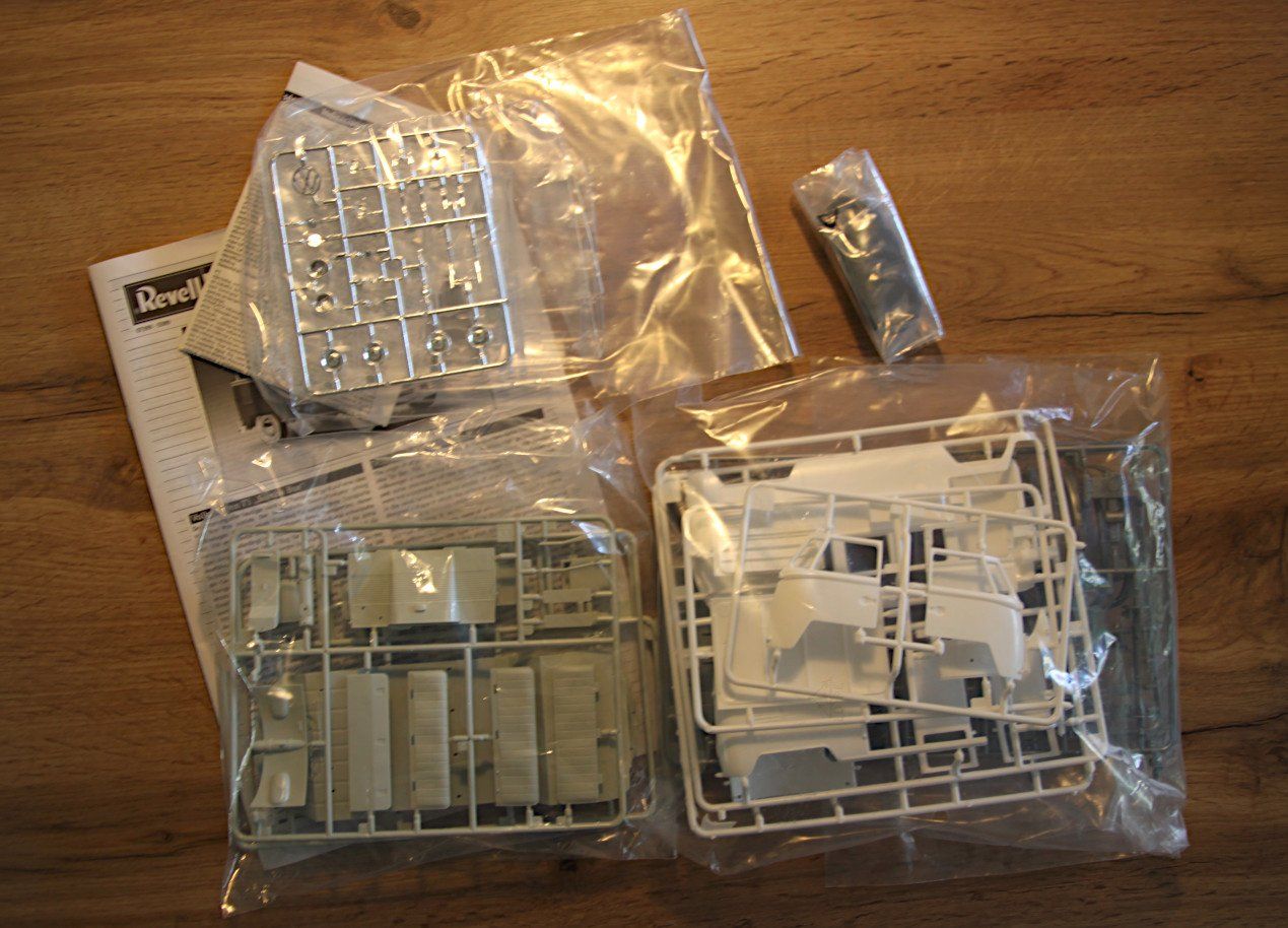 Revell Modellautos: Revell VW Sambabus 1:24 Bausatz – Neu (gemäss Beschreibung) aus Riehen von Revodidi 3