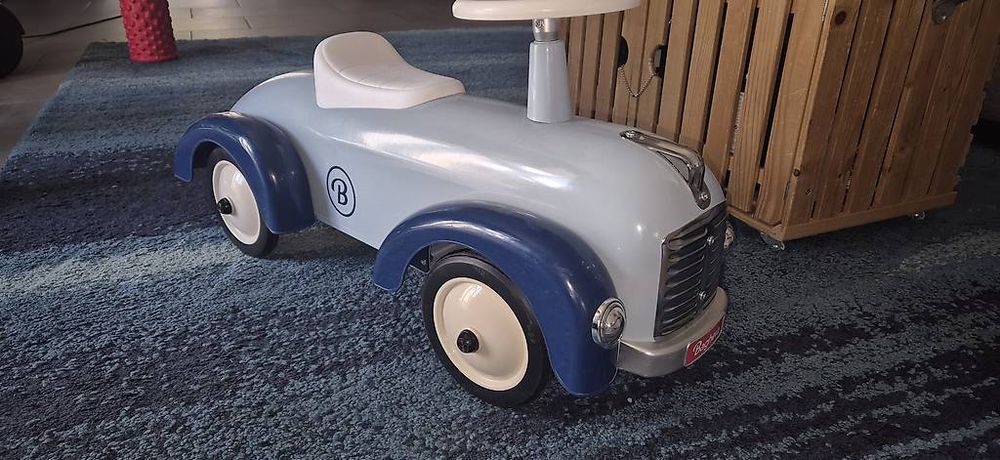 Baghera Fahrzeuge für Kinder: Voiture en métal de marque Baghera, pour enfant. – Gebraucht aus Cernier von louloutte88