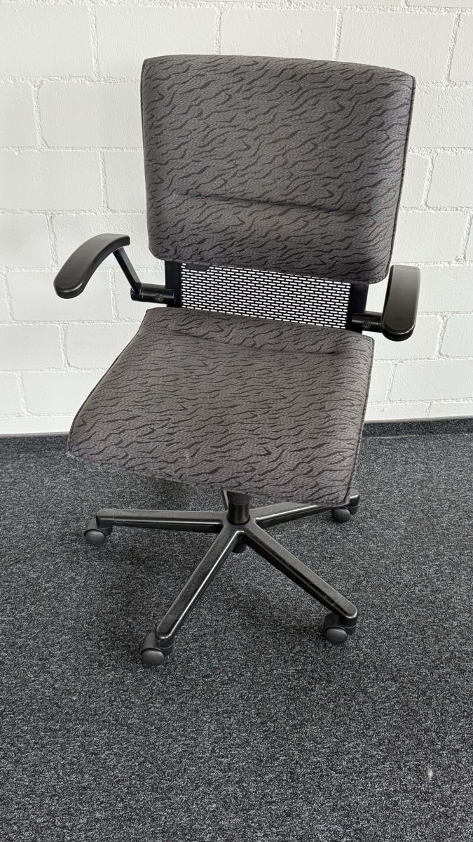 Giroflex Stühle: Giroflex Bürostuhl – Gebraucht aus Wetzikon ZH von sydney_77